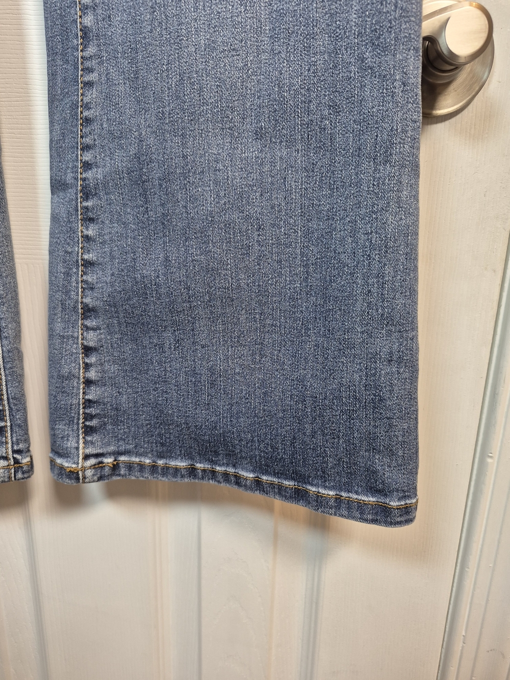 Kut From The Kloth Ana High Rise Fab Ab Flare Jeans Medium Wash 8 - Picture 3 of 7
